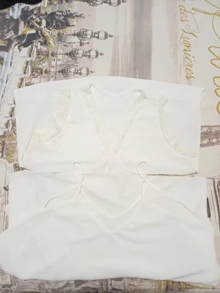 Blusas blancas con encaje