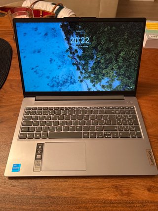 Portátil Lenovo IdeaPad Slim 3 15.6