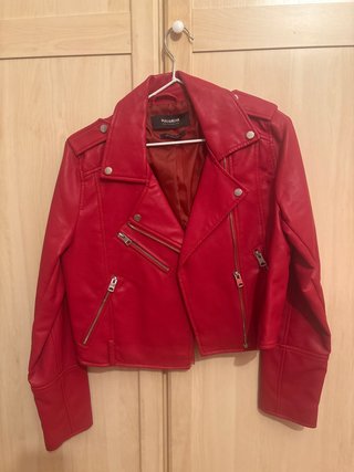 Cazadora Pull&Bear semipiel roja Talla M