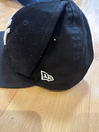 Pack 2 Gorras New Era y Under Armour