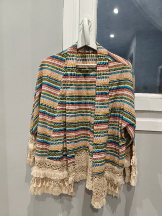 Chaqueta Estampada con Flecos