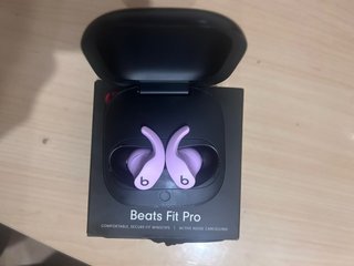 Beats Fit Pro Morado y Negro