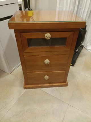 Mesita de noche madera con cristal
