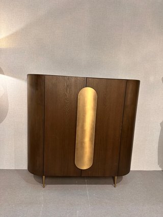 Armario de madera y metal
