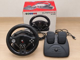 Volante Superdrive SV250 con Pedali