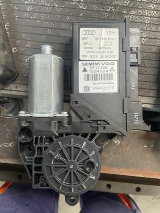 Motor Elevalunas Delantero Derecho Audi A4 B7