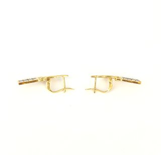 Pendiente de oro de 18k con piedras, 3.99 g.