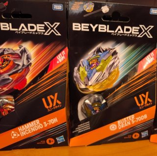 Beyblade X Hammer Incendio 3-70H e Buster Dran 5-7