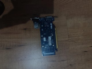 Tarjeta Gráfica ASUS Nvidia GeForce 210 1GB DDR3