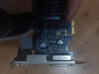 Tarjeta Gráfica ASUS Nvidia GeForce 210 1GB DDR3