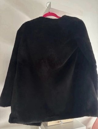 Casaco de Pelo Preto Stradivarius