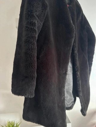 Casaco de Pelo Preto Stradivarius