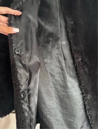 Casaco de Pelo Preto Stradivarius