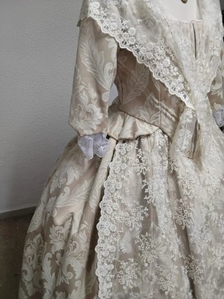 Traje de Fallera Completo Beige