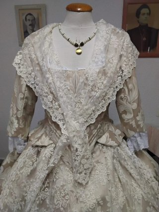 Traje de Fallera Completo Beige