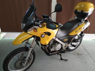 BMW F650 GS Adventure Amarilla
