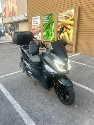 Jett 14 125 Scooter Negra lista para el trabajo