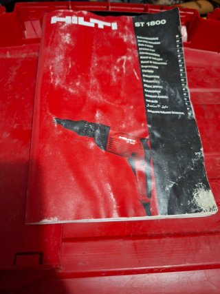 Atornillador Hilti con maletín