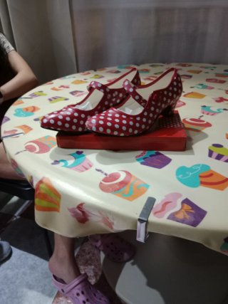 Zapatos de Gitana Rojos con Lunares