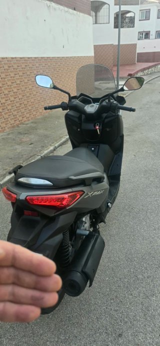 Yamaha XMAX 125cc Maxi Scooter Gris