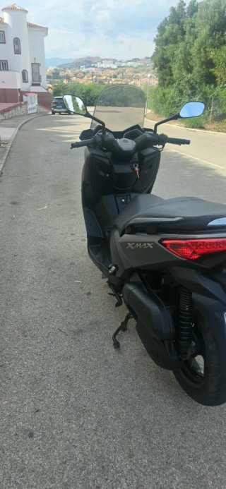 Yamaha XMAX 125cc Maxi Scooter Gris