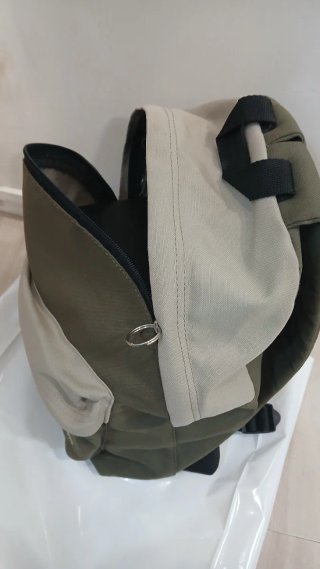 Mochila Pequena Omni Wear Verde e Bege