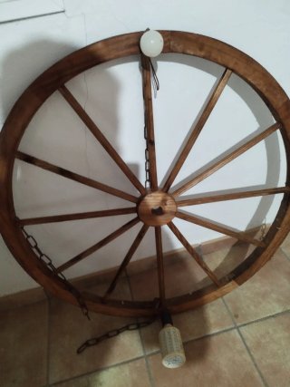 Lampara de rueda de carreta rustica
