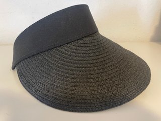 Visera negra de paja para mujer.