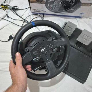 Thrustmaster T300 Pedales y Volante