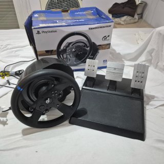 Thrustmaster T300 Pedales y Volante