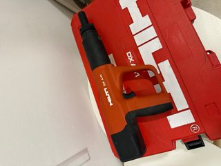 HILTI DX A41 Clavadora Pólvora + Acc.