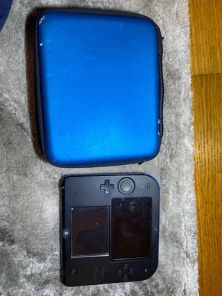 Nintendo 2DS Negra con funda Bigben