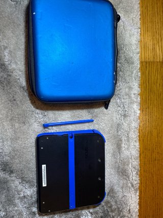 Nintendo 2DS Negra con funda Bigben