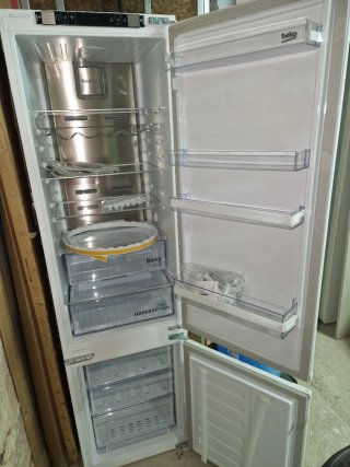 Nevera Beko Integrable BCNA306E3SN