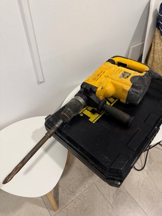 Martillo Demoledor DEWALT D25831K 1250W 8J