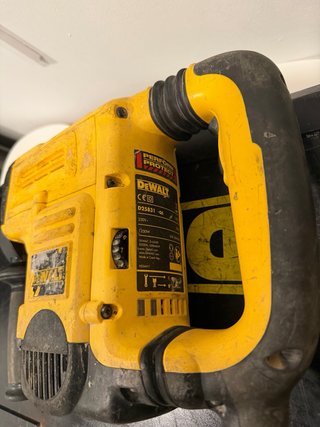 Martillo Demoledor DEWALT D25831K 1250W 8J