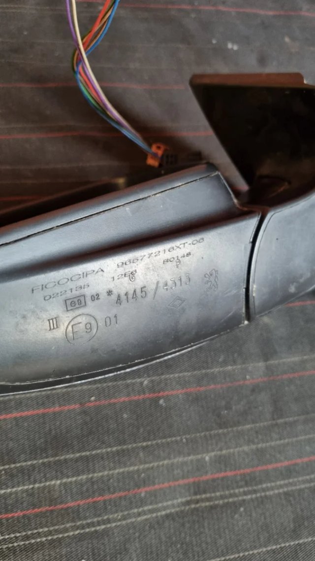 Retrovisor Izquierdo Peugeot 307