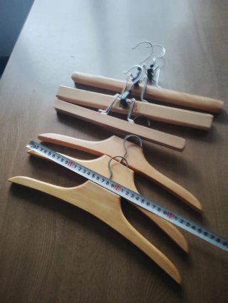 Lote de 6 perchas de madera