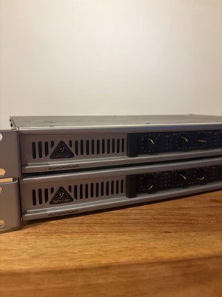 Amplificadores Behringer Europower