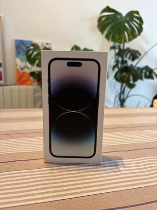 Caja + Funda iPhone 14 Pro