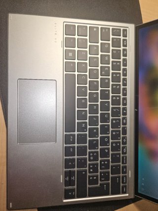 HP Elite x2 G8 (i5, 8GB, 256GB SSD) con Penna