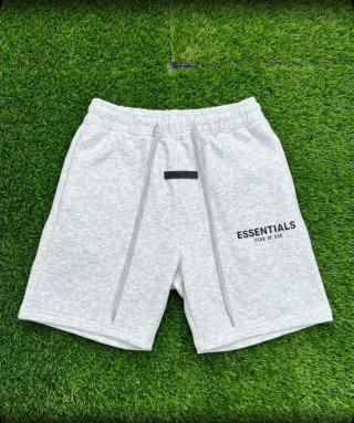 Pantalón corto ESSENTIALS® "fear of good" gris