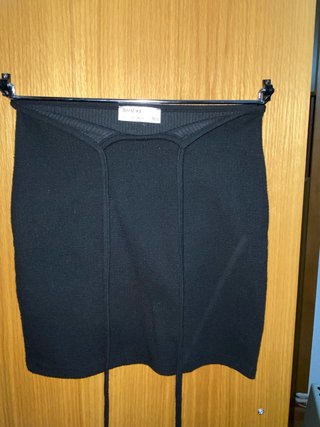Falda mini negra Bershka