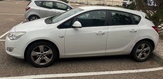 Opel Astra 2012