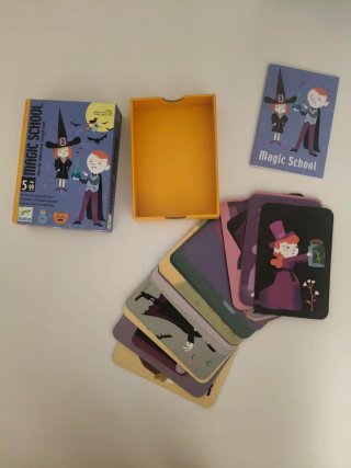 Juego de cartas Magic School de Djeco