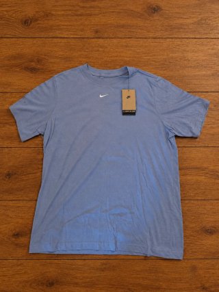 Camiseta Nike Morada Talla S