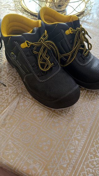 Zapatos de seguridad Calima negros y amarillos