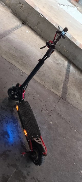 Patinete Eléctrico con Luces LED