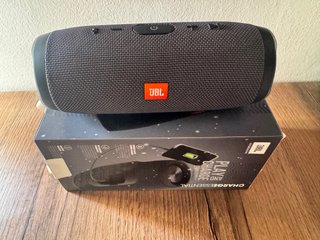 Altavoz JBL Charge Essential Negro