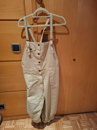 Peto beige de Desigual. T XL. Nuevo